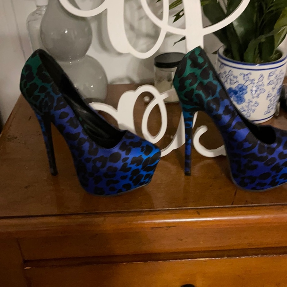 Multi color heels